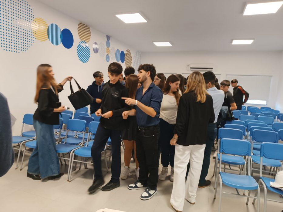 Estudiantes de Ciencia Política realizaron una simulación de campaña y proceso electoral (15)