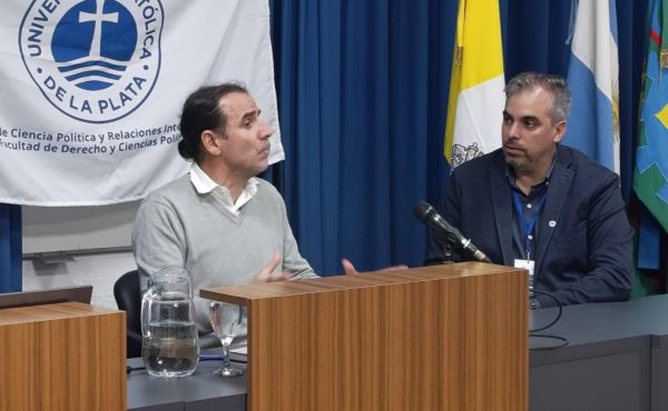El Dr. Gustavo Dufour disertó en Derecho: “¿Para qué hacemos ciencia política?”