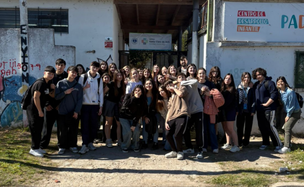 Con amor y dedicación, alumnos del Mac Kay embellecieron el predio del Santa Clara