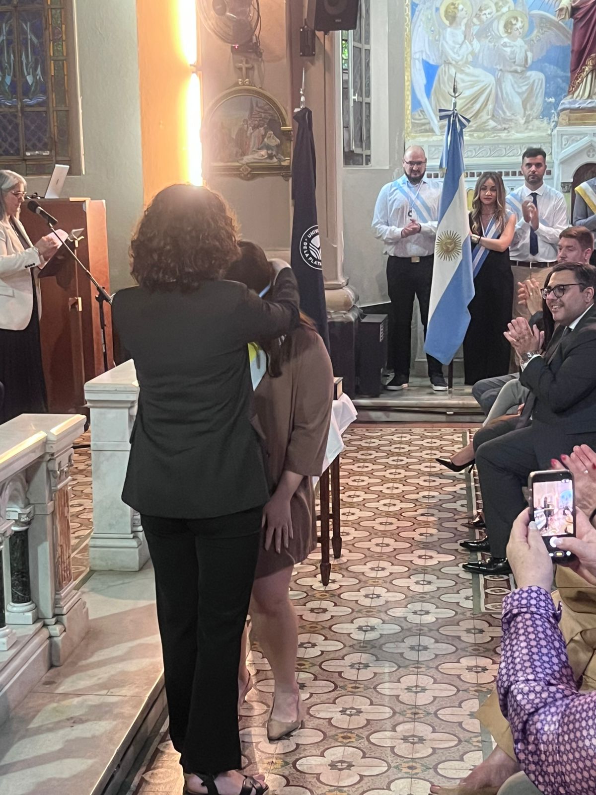 Nuevos graduados vivieron una emotiva ceremonia en el acto de colación de Bernal