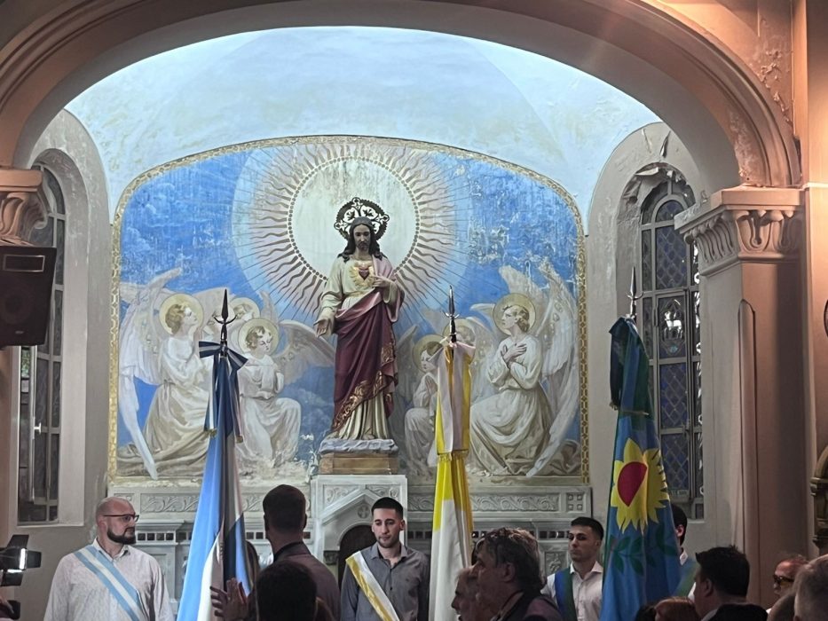 Nuevos graduados vivieron una emotiva ceremonia en el acto de colación de Bernal (15)