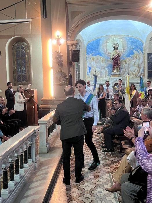 Nuevos graduados vivieron una emotiva ceremonia en el acto de colación de Bernal (23)