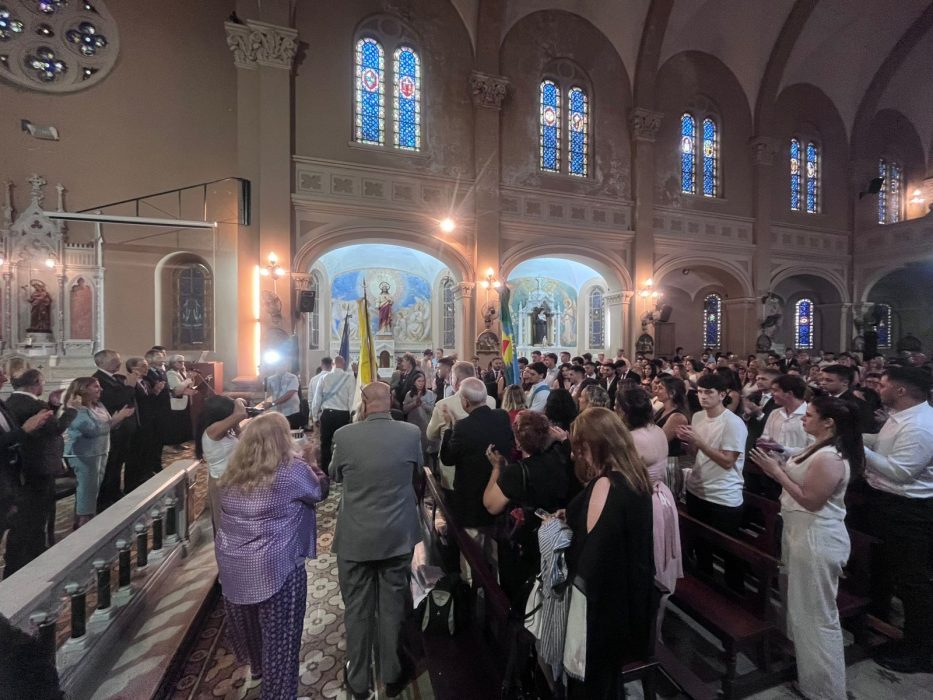 Nuevos graduados vivieron una emotiva ceremonia en el acto de colación de Bernal (24)