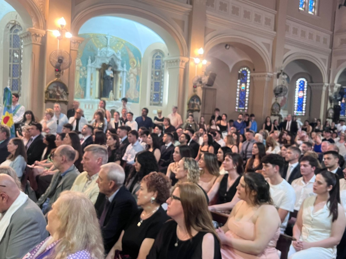 Nuevos graduados vivieron una emotiva ceremonia en el acto de colación de Bernal