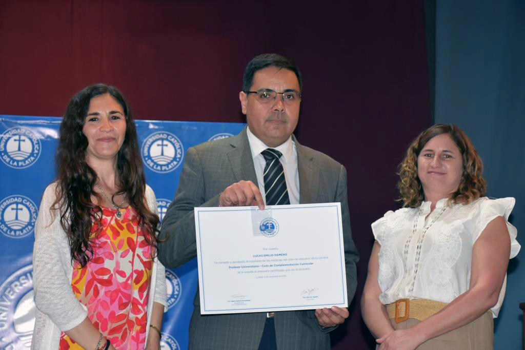 Nuevos graduados de Humanidades inician su camino profesional