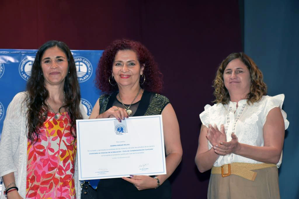 Nuevos graduados de Humanidades inician su camino profesional