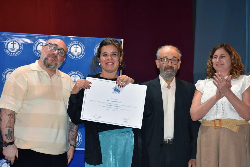 Nuevos graduados de Humanidades inician su camino profesional