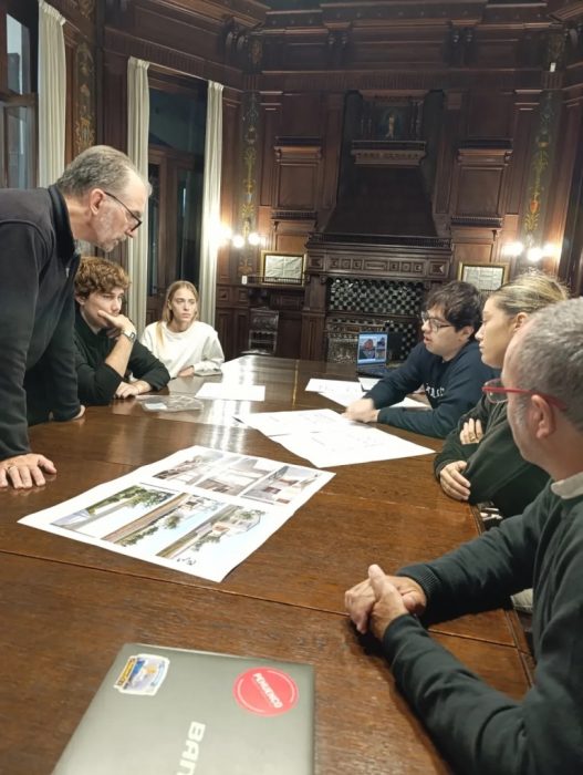 Futuros arquitectos participaron del diseño del proyecto del Hogar de Cristo (9)