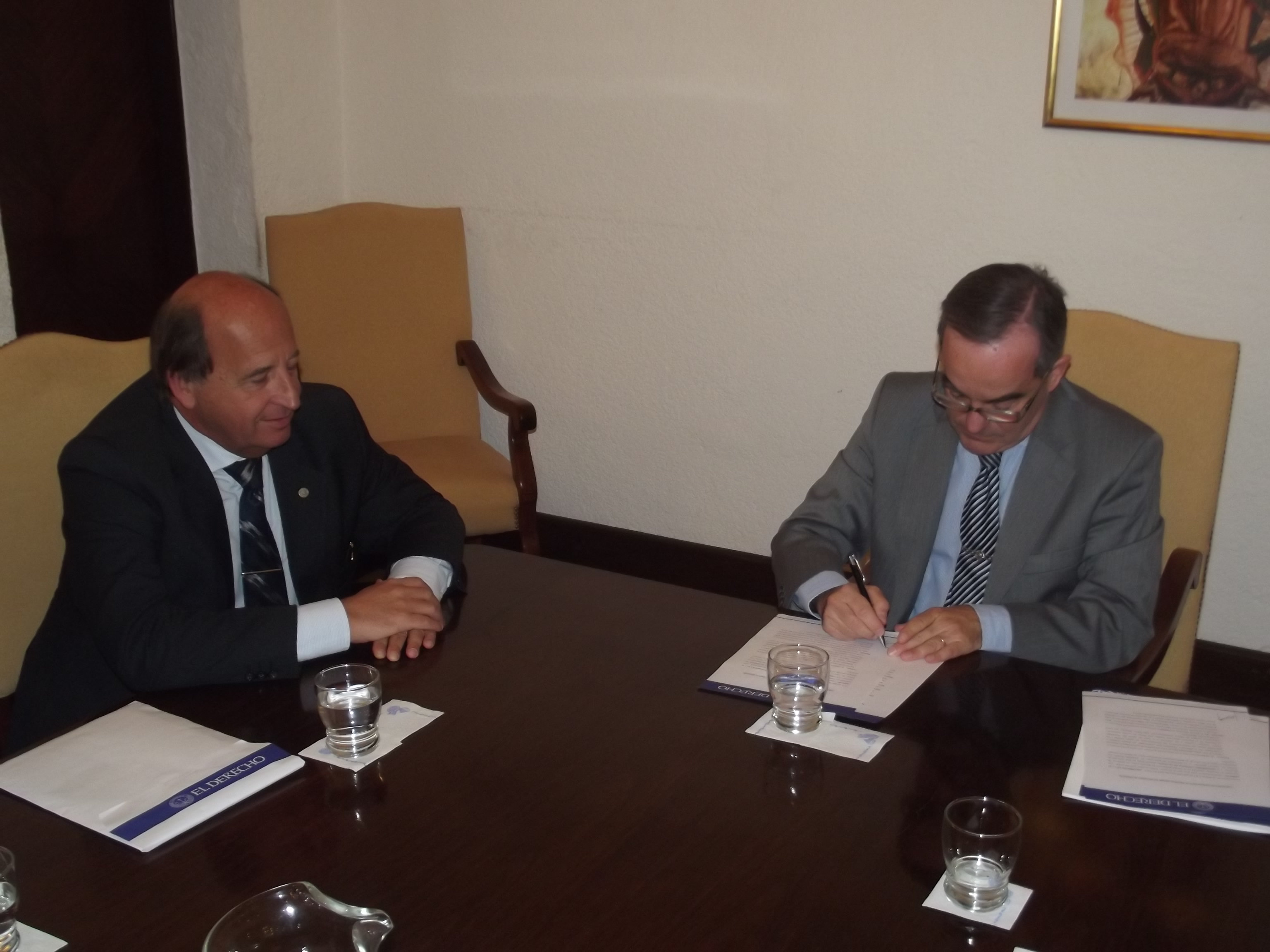 Importante convenio entre la UCALP y la Editorial El Derecho