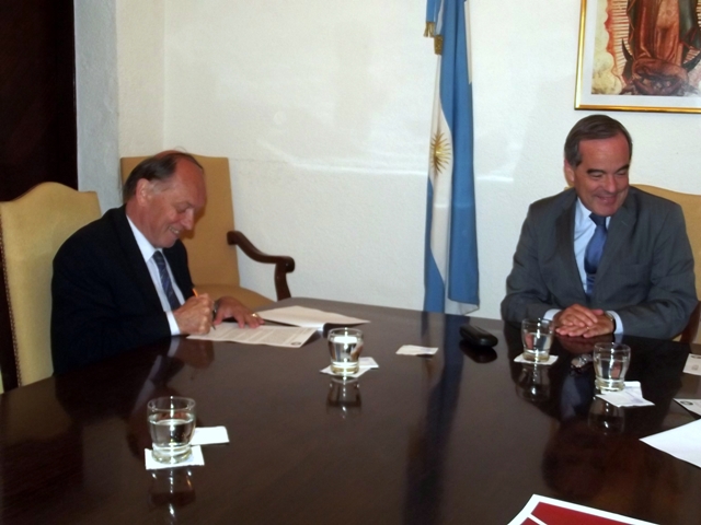 Convenio Específico de Cooperación entre la UCALP y la PUCA