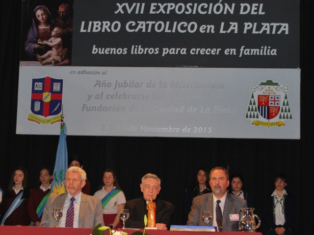 XVII Exposición del Libro Católico en La Plata y faja de honor para obra editada en la UCALP